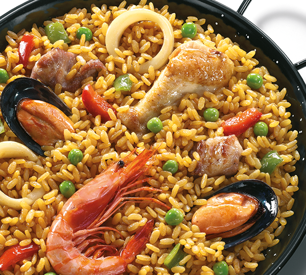 Paella Mixta-Arr嘆s amb pollastre, costella, gamba llagostinera, calamar, musclos, pebrot i p竪sols.